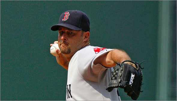 Starting pitcher Tim Wakefield of the Boston Red Sox pitches against the Atlanta Braves at Turner Field on June 27, 2009 in Atlanta, Georgia.