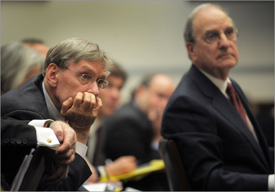 George Mitchell (R), former US Senate Majority Leader listens to a question with Allan (Bud) Selig (L), Commissioner, Major League Baseball the House Government committee hearing on �The Mitchell Report: The Illegal Use of Steroids in Major League Baseball� 15 January, 2008 in Washington, DC. US lawmakers warned Major League Baseball commissioner Bud Selig and union boss Don Fehr to implement tougher doping test rules Tuesday in the wake of a new doping scandal or have Congress impose them.