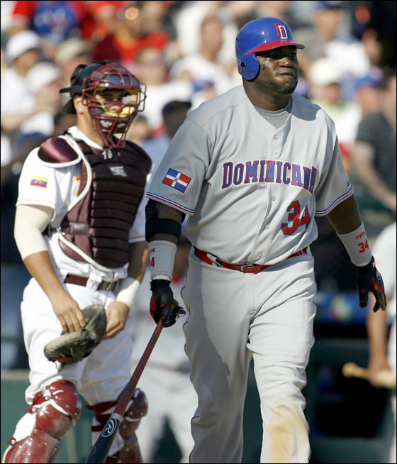 Ortiz leads the Dominican Republic to first win