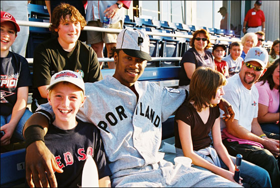 2005: Hanley in Portland with fans