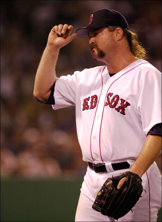 6/17/2000--BOSTON--Boston Red Sox relief pitcher Rod Beck acknowledges the applause of the home crowd after he left the game during the ninth inning of Saturday's game at Fenway Park in Boston. The Red Sox lost, 11 to 10, to the Toronto Blue Jays in nine innings of play.
