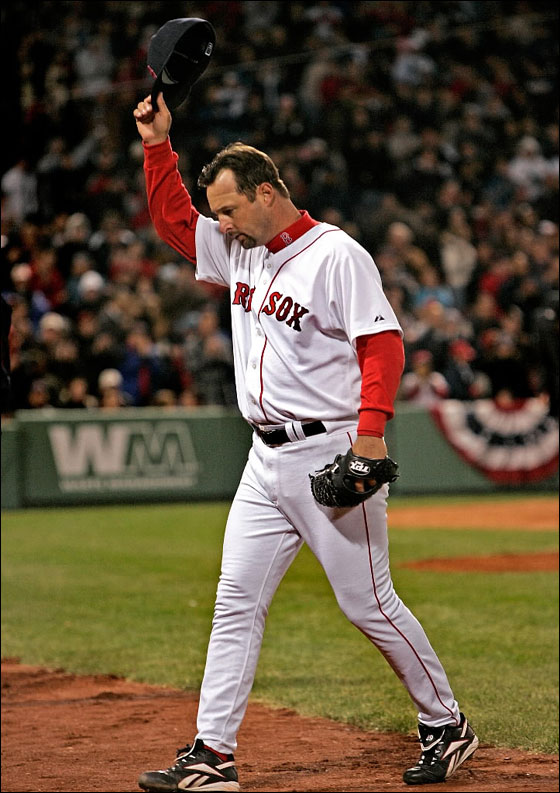 Red Sox starter Tim Wakefield tips his cap to a standing ovation as he leaves the game in the 8th inning allowing only one run. 